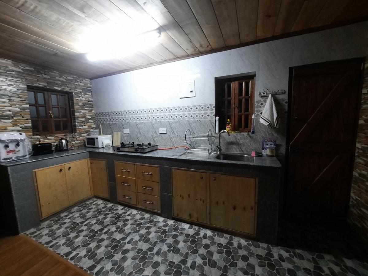 The Wonky House Apartment Timau Ngoại thất bức ảnh
